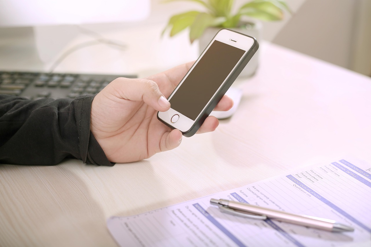 Merită să faci upgrade la iPhone 16 în 2025?